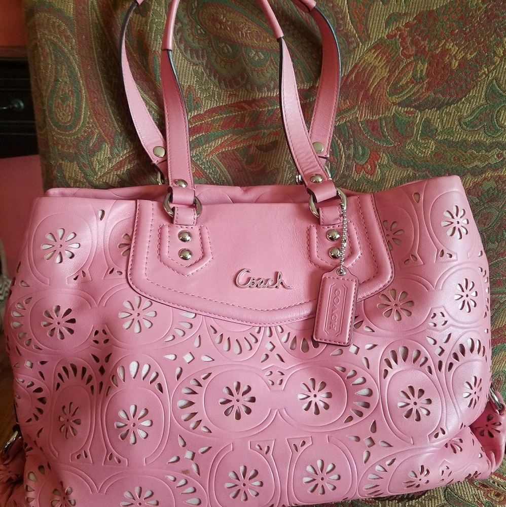 Pretty COACH tote!